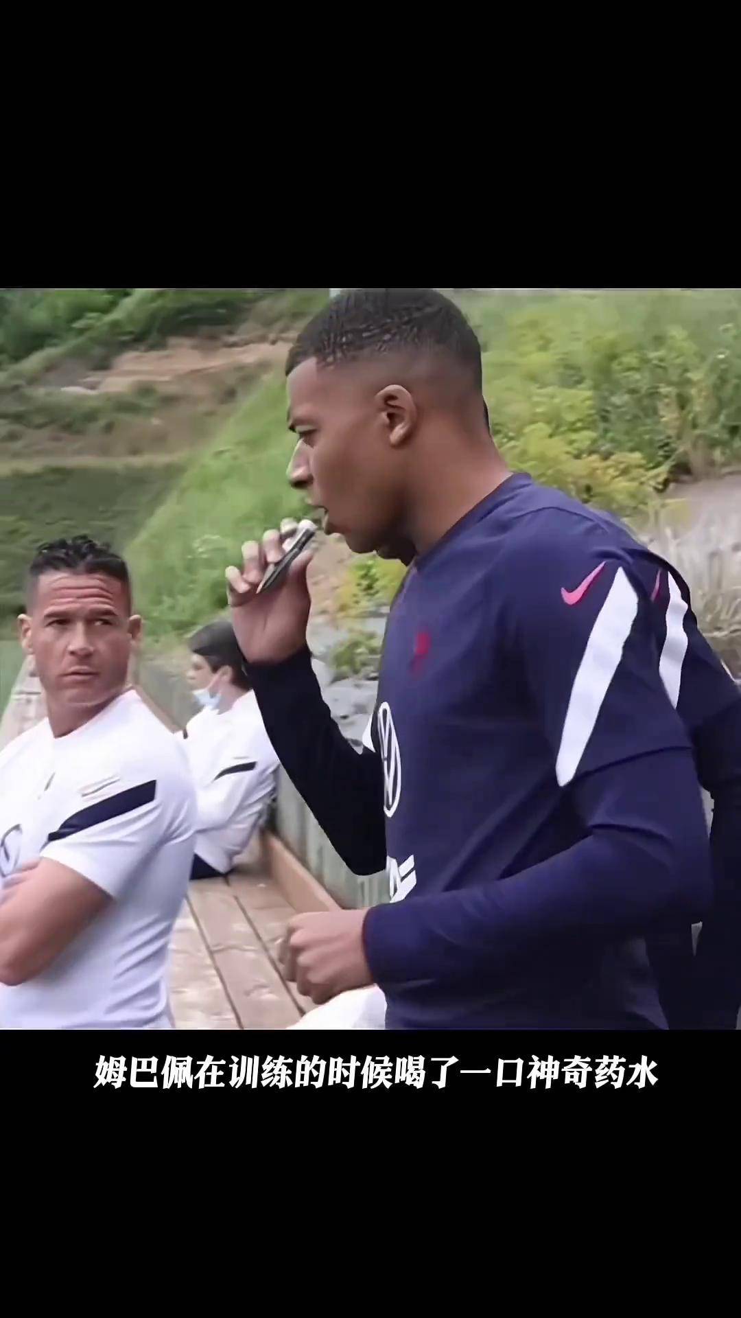 包含姆巴佩回归赛场，大胜首场状态亮眼，日本队观众沸腾！的词条