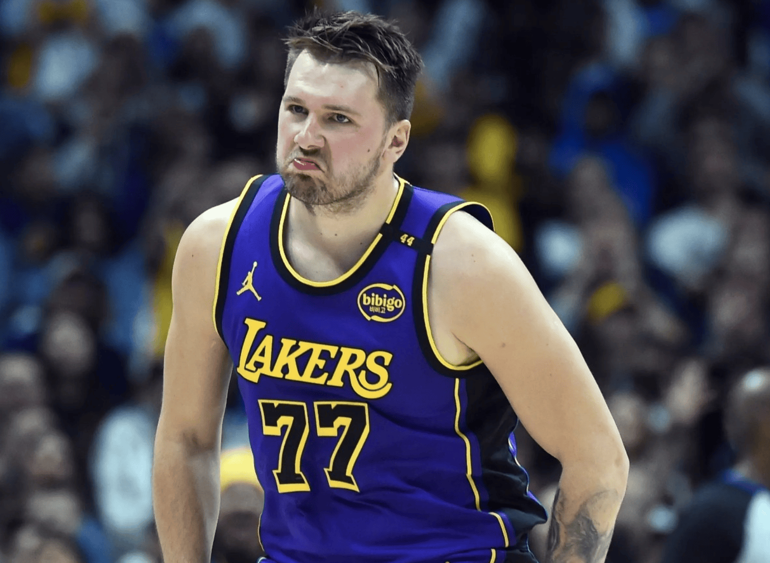 东契奇爆冷击败独行侠，赛况扑朔迷离引爆全场！的简单介绍